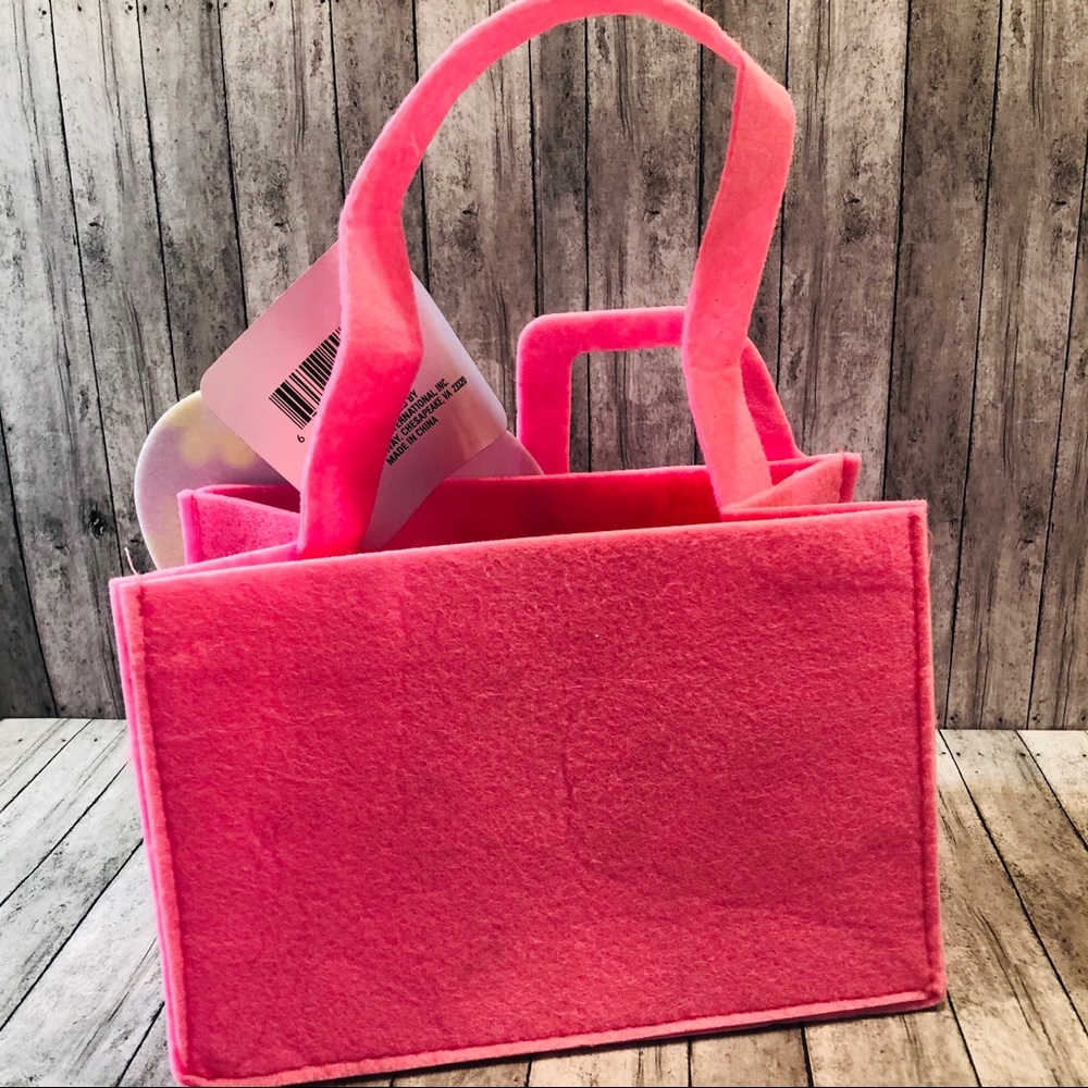 Easter Truck Shaped Felt Baskets with Handles - Picture 4 of 5